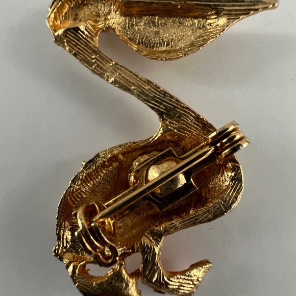Vintage gold tone  brooch pin pelican goggly eyes - Picture 2 of 4